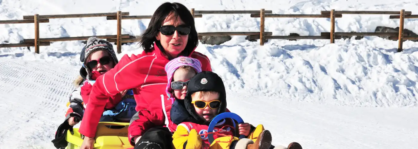 What activities are there for children under 3?